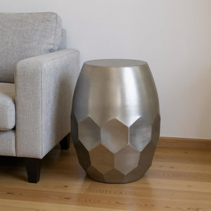 HomeRoots 20" Sleek Silver Metal Round End Table - Modern Minimalist Design for Small Spaces & Versatile Use 636133