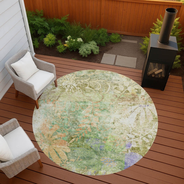 HomeRoots 8' Green and Ivory Round Floral Area Rug – Washable, Durable, Versatile for Indoor & Outdoor Spaces 639265
