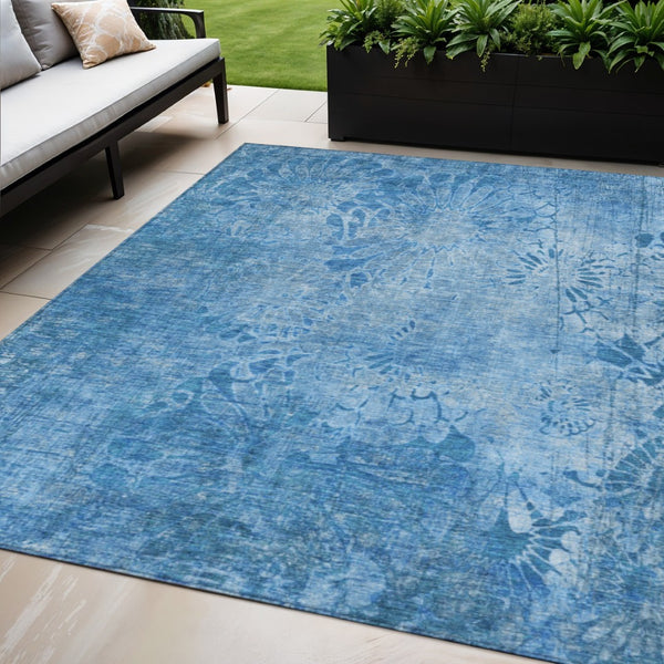 HomeRoots 5' Indoor Outdoor Denim Blue Floral Area Rug - Durable, Washable, and Perfect for High-Traffic Spaces! 639288