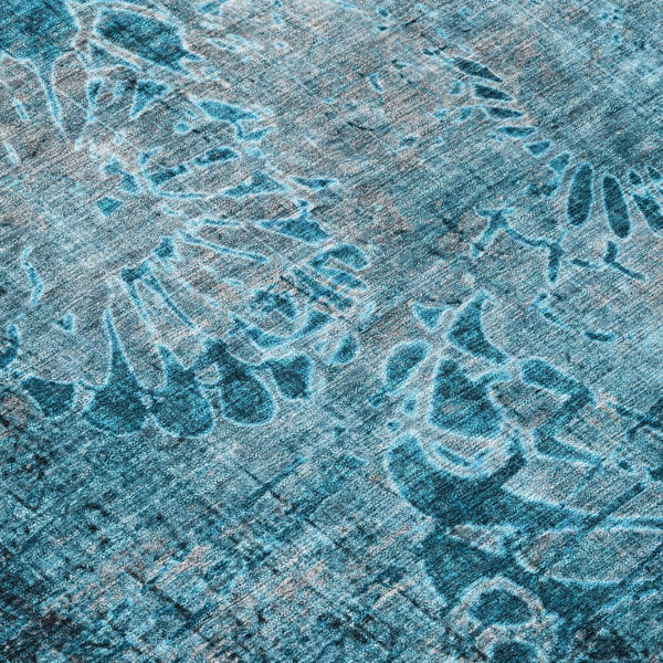 HomeRoots 8' Teal Blue and Gray Round Floral Rug - Washable, Durable Comfort for Indoor & Outdoor Spaces 639301