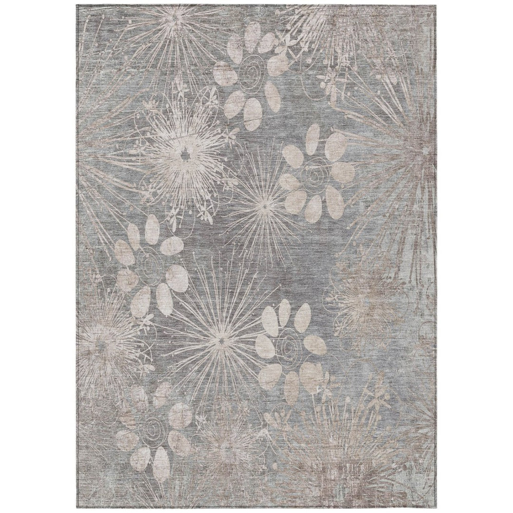 HomeRoots 5' Gray and Silver Floral Area Rug - Durable, Washable Indoor/Outdoor Accent for High-Traffic Spaces 639330