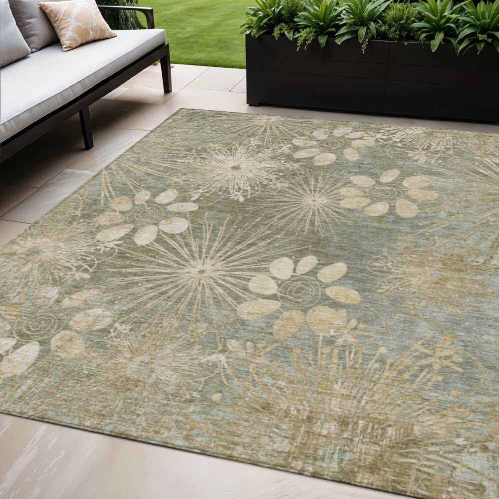 HomeRoots 5' Sage & Beige Floral Area Rug – Washable, Durable & Versatile for Indoor/Outdoor Use, 5' x 8' 639348