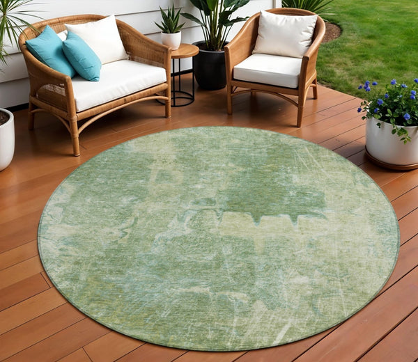 HomeRoots 8' Artichoke Green Round Abstract Area Rug - Stylish, Washable & Durable for Indoor/Outdoor Use 639361