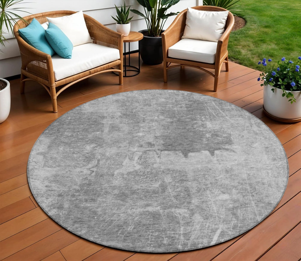 HomeRoots 8' Gray and Silver Round Abstract Rug – Stylish, Washable, Durable Design for Indoor & Outdoor Use! 639367