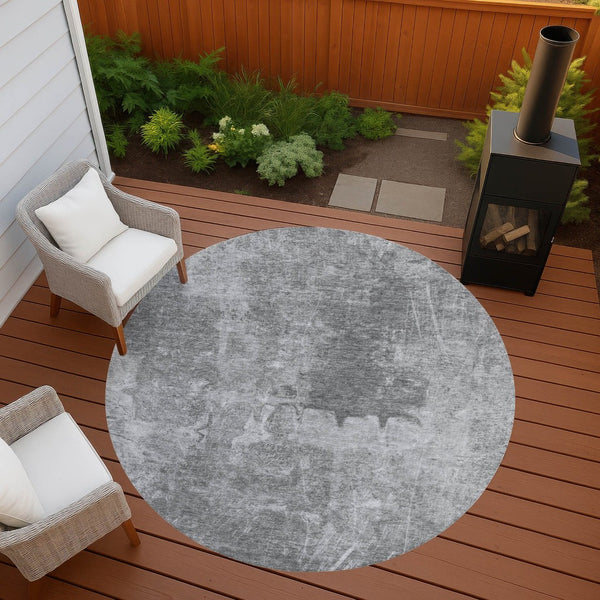 HomeRoots 8' Gray and Silver Round Abstract Rug – Stylish, Washable, Durable Design for Indoor & Outdoor Use! 639367
