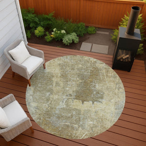 HomeRoots 8' Khaki and Beige Round Abstract Rug - Stylish, Washable, Durable for Indoor or Outdoor Spaces! 639373