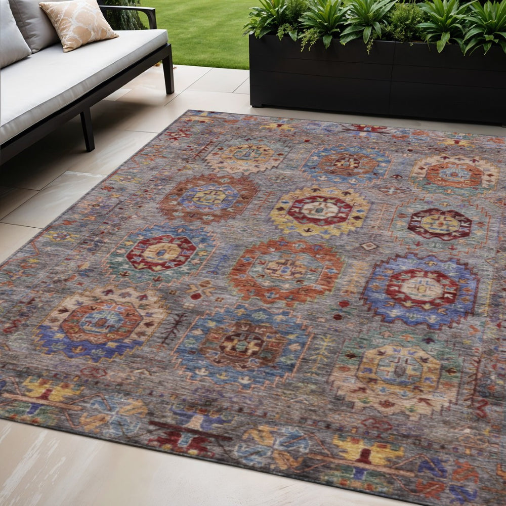 HomeRoots 5' Washable Gray Burgundy Gold Medallion Area Rug - Stylish Indoor/Outdoor Décor for Any Space 639408