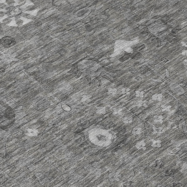 HomeRoots 8' Round Floral Area Rug in Pewter & Silver - Washable, Durable Design for Indoor & Outdoor Use 639583