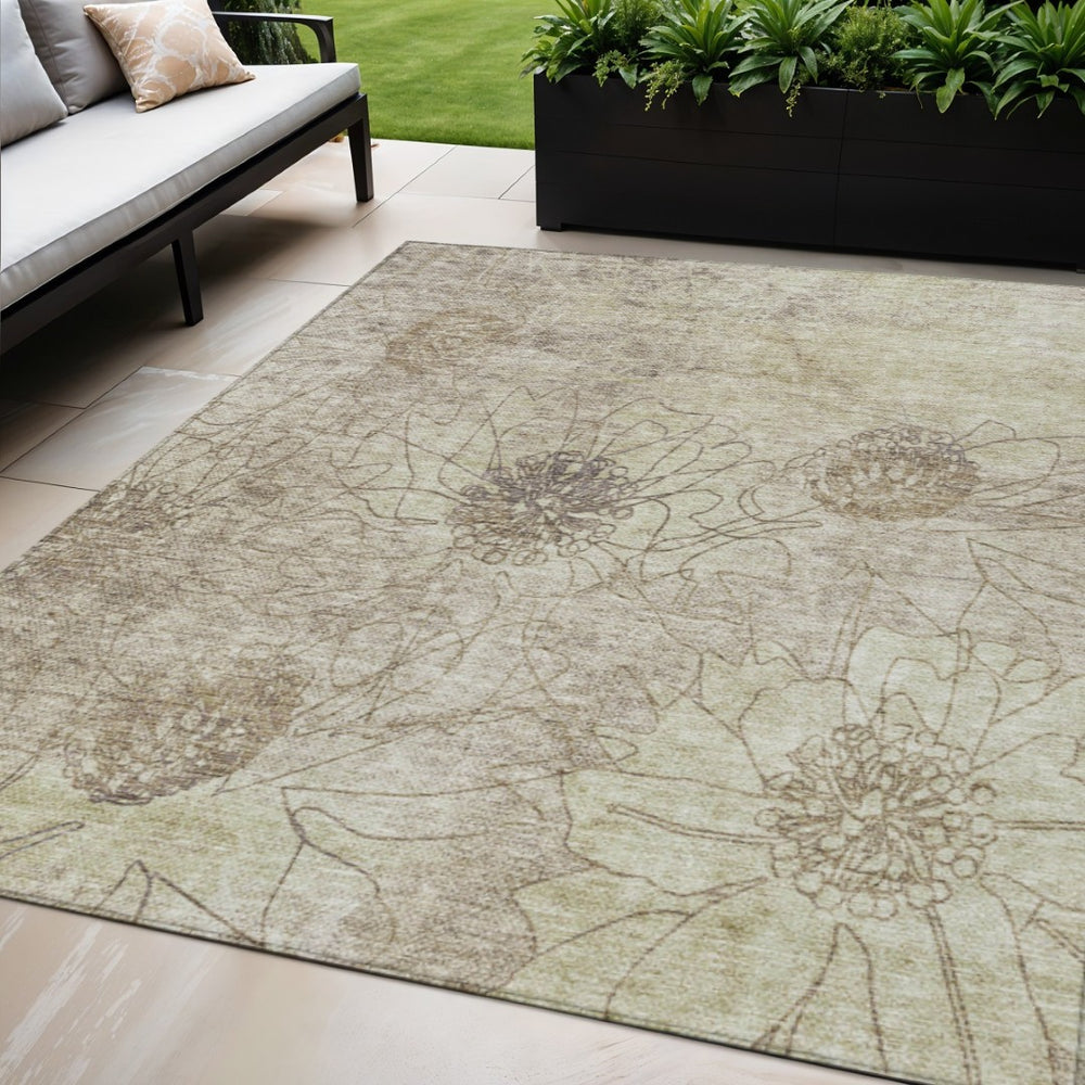 HomeRoots 5' Brown & Beige Floral Area Rug - Durable, Washable Design for Indoor & Outdoor Spaces, 5x8 ft 639690