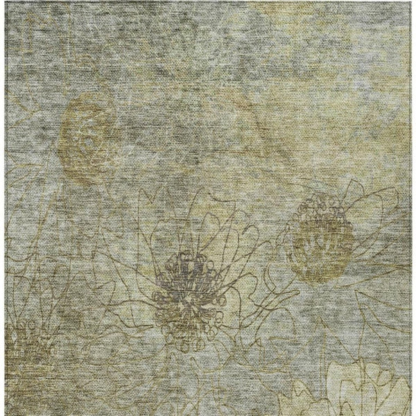 HomeRoots 5' Washable Taupe and Wheat Floral Area Rug - Durable Indoor/Outdoor Rug for High-Traffic Spaces 639726