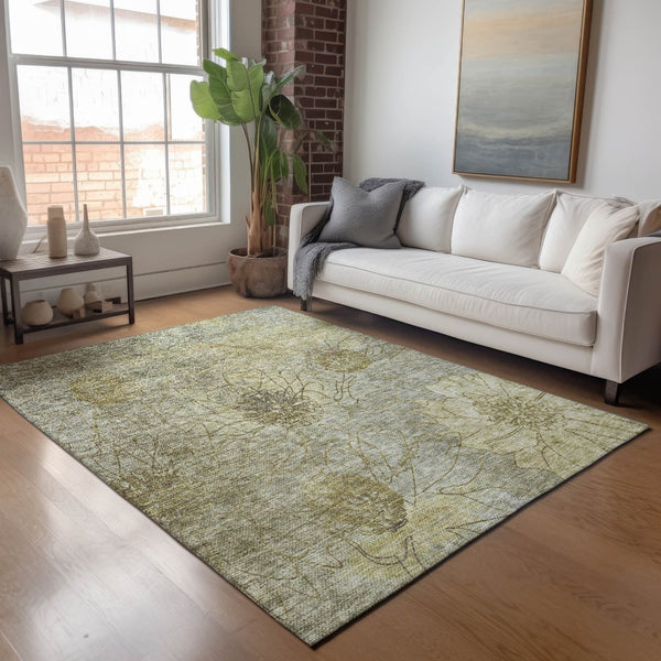 HomeRoots 5' Washable Taupe and Wheat Floral Area Rug - Durable Indoor/Outdoor Rug for High-Traffic Spaces 639726
