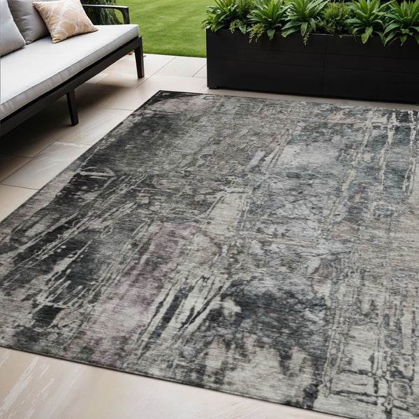 HomeRoots 5' Modern Gray & Silver Abstract Washable Area Rug - Durable, Stylish, Indoor/Outdoor Decor Solution 639744