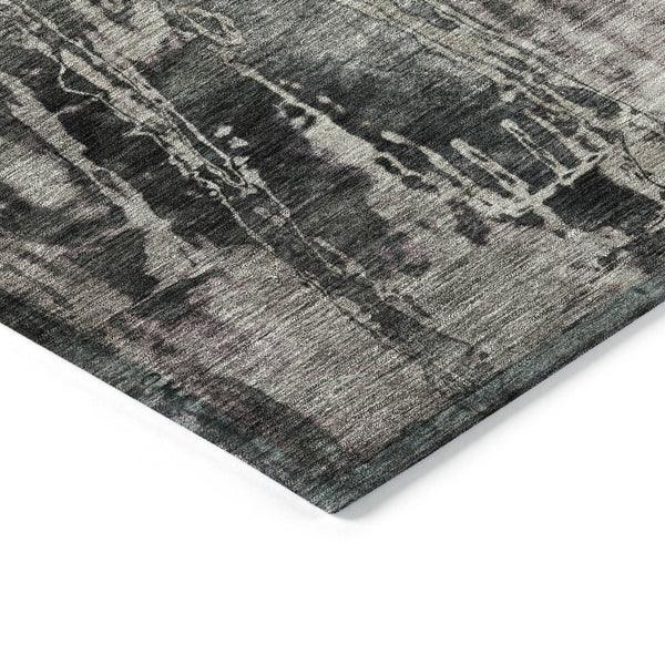 HomeRoots 5' Modern Gray & Silver Abstract Washable Area Rug - Durable, Stylish, Indoor/Outdoor Decor Solution 639744