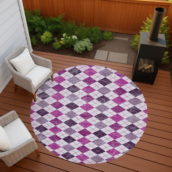 HomeRoots 8' Blush and Ivory Round Geometric Area Rug - Washable, Durable, Versatile for Indoor & Outdoor Use 639757