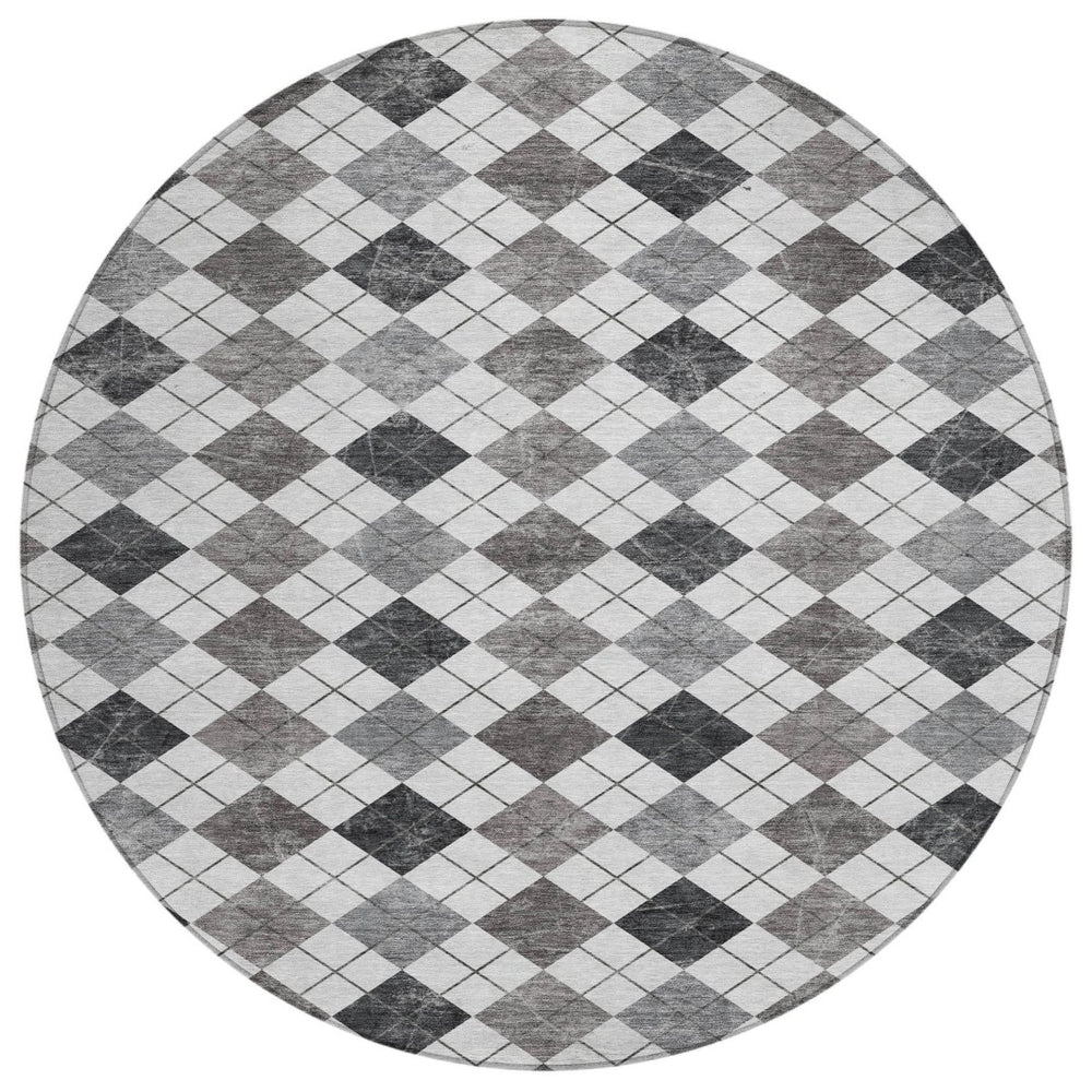 HomeRoots 8' Gray and Ivory Round Geometric Rug - Stylish, Washable, Durable for Indoor & Outdoor Spaces! 639769
