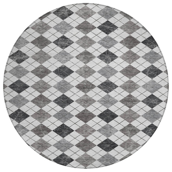HomeRoots 8' Gray and Ivory Round Geometric Rug - Stylish, Washable, Durable for Indoor & Outdoor Spaces! 639769