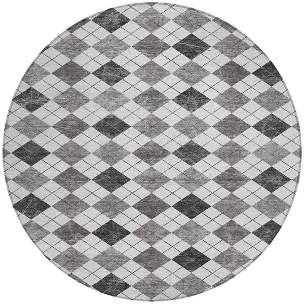 HomeRoots 8' Gray and Ivory Round Geometric Rug - Stylish, Washable, Durable for Indoor & Outdoor Spaces! 639769