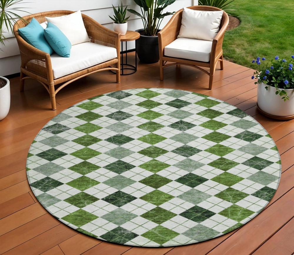 HomeRoots 8' Olive Green and Ivory Round Geometric Indoor/Outdoor Area Rug - Stylish, Washable, Durable Design 639775