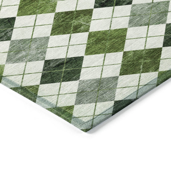 HomeRoots 8' Olive Green & Ivory Geometric Washable Area Rug - Durable Indoor/Outdoor Style for Any Space 639776