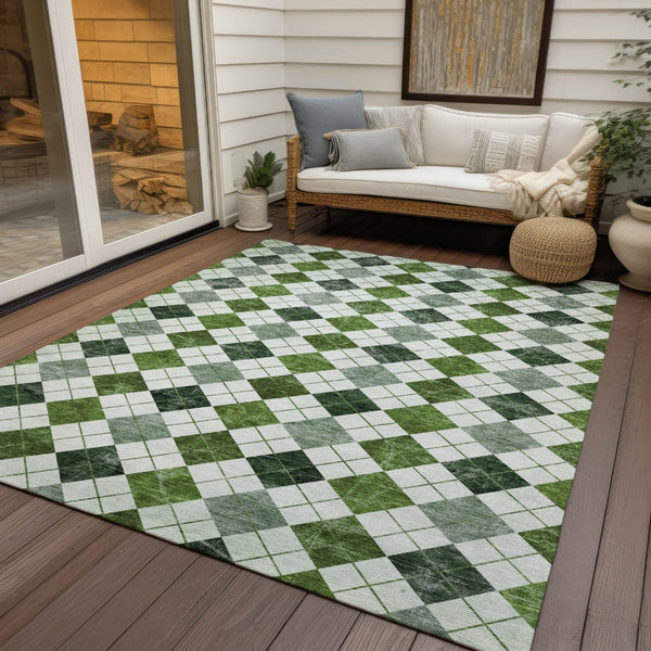 HomeRoots 8' Olive Green & Ivory Geometric Washable Area Rug - Durable Indoor/Outdoor Style for Any Space 639776