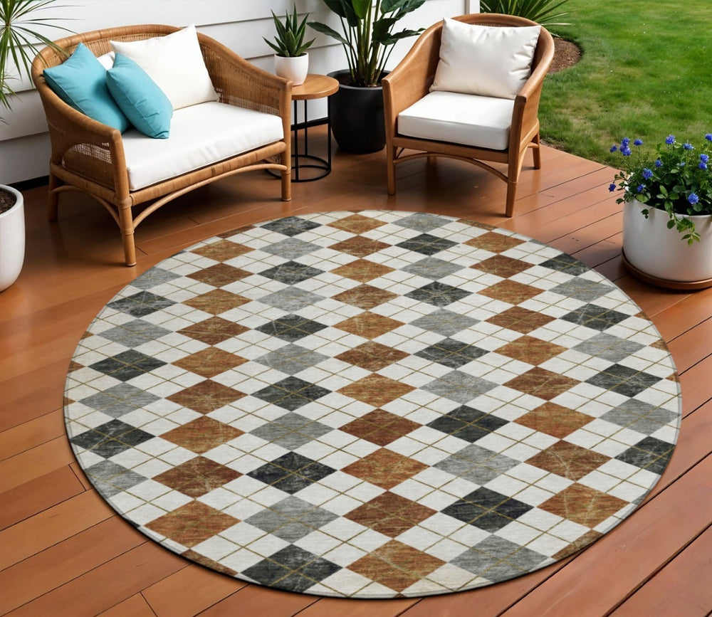 HomeRoots 8' Stylish Terra Cotta and Gray Round Geometric Area Rug - Washable for Indoor & Outdoor Use 639811