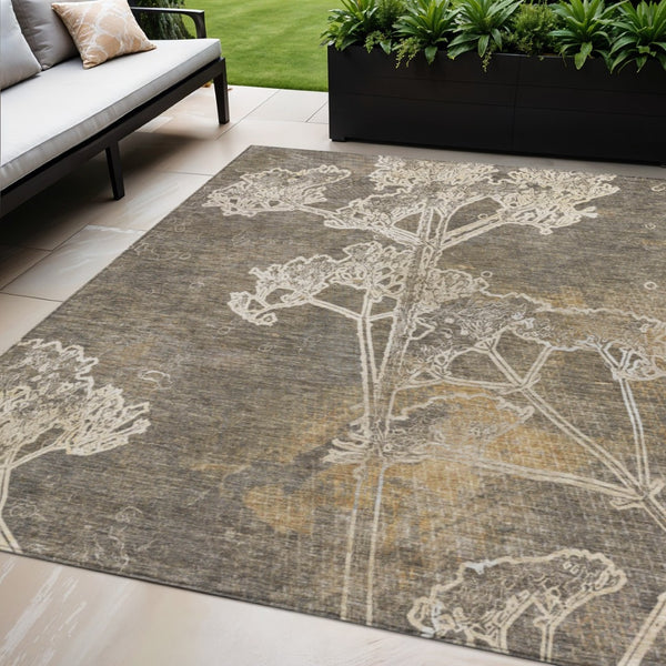 HomeRoots 5' Khaki and Beige Floral Indoor Outdoor Area Rug - Washable, Durable, Perfect for High-Traffic Spaces 639846