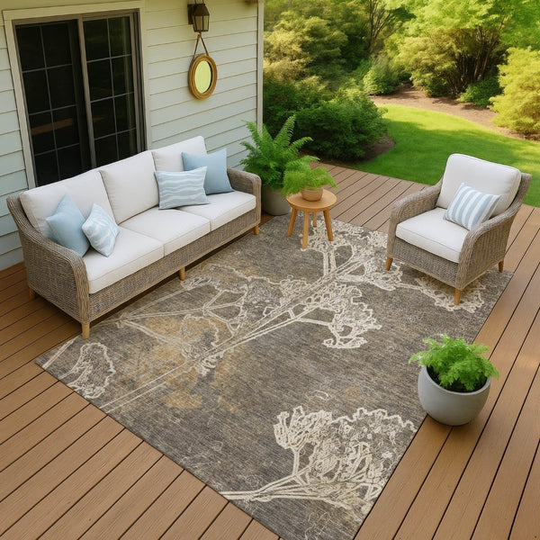 HomeRoots 5' Khaki and Beige Floral Indoor Outdoor Area Rug - Washable, Durable, Perfect for High-Traffic Spaces 639846