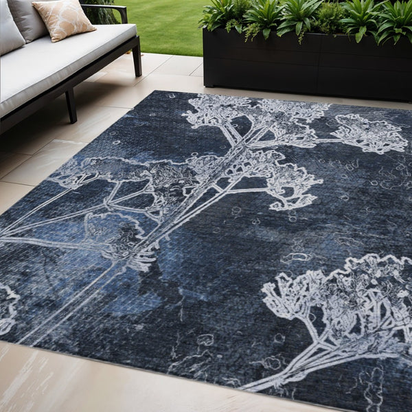 HomeRoots 5' X 8' Navy Blue & Ivory Floral Rug - Stylish, Washable, Indoor/Outdoor, Stain-Resistant Design! 639858