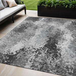 HomeRoots 5' Gray and Silver Abstract Washable Area Rug - Durable, Stylish, Indoor/Outdoor Design for Modern Spaces 640005