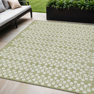 HomeRoots 5' Geometric Artichoke Green & Ivory Washable Area Rug for Indoor/Outdoor Use – Durable, Stylish, Easy Care 640278