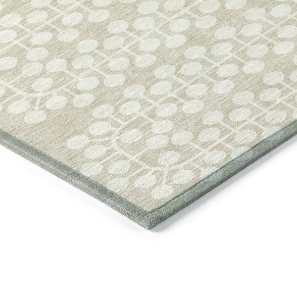 HomeRoots 5' x 8' Beige and Ivory Geometric Area Rug - Washable, Durable Design for Indoor & Outdoor Spaces 640284