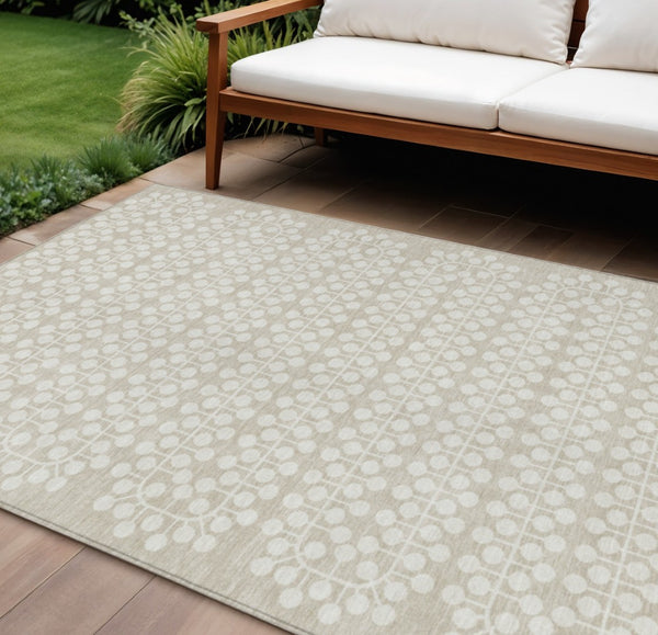 HomeRoots 9' X 12' Beige and Ivory Geometric Washable Area Rug - Stylish, Durable, Indoor/Outdoor Versatility! 640287