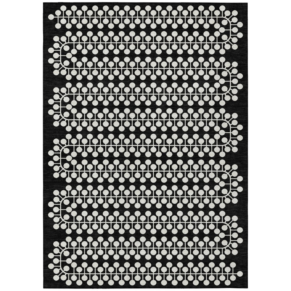HomeRoots 5' Black and Ivory Geometric Area Rug – Stylish, Durable, Washable for Indoor & Outdoor Use! 640290