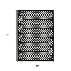 HomeRoots 5' Black and Ivory Geometric Area Rug – Stylish, Durable, Washable for Indoor & Outdoor Use! 640290