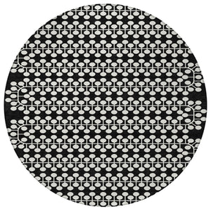 HomeRoots 8' Black And Ivory Geometric Round Area Rug – Durable, Washable Design for Indoor/Outdoor Spaces 640291