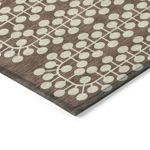 HomeRoots 5' Stylish Brown & Ivory Geometric Washable Area Rug for Indoor/Outdoor Use - Durable & Easy Care 640296