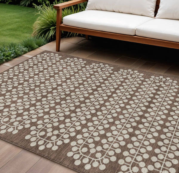 HomeRoots 9' x 12' Geometric Brown and Ivory Washable Area Rug - Durable Indoor/Outdoor Design for Modern Spaces 640299