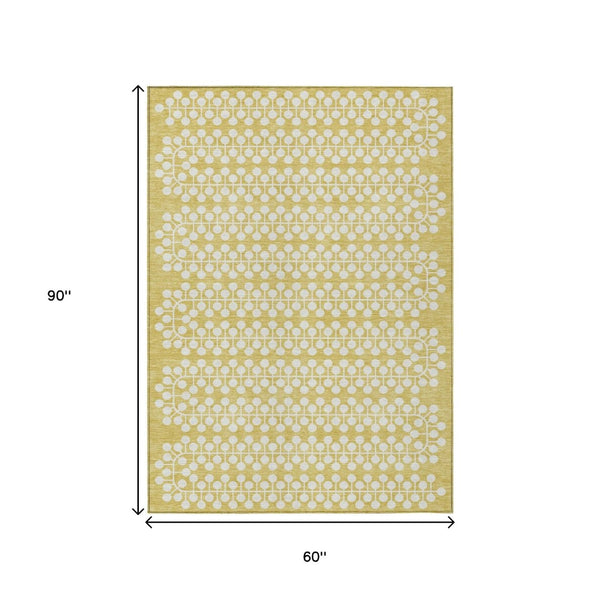 HomeRoots 5' Modern Gold and Ivory Geometric Area Rug – Stylish, Washable, Indoor/Outdoor, Stain-Resistant! 640302