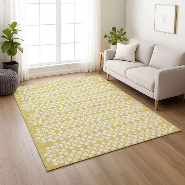 HomeRoots 5' Modern Gold and Ivory Geometric Area Rug – Stylish, Washable, Indoor/Outdoor, Stain-Resistant! 640302