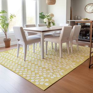 HomeRoots 5' Modern Gold and Ivory Geometric Area Rug – Stylish, Washable, Indoor/Outdoor, Stain-Resistant! 640302