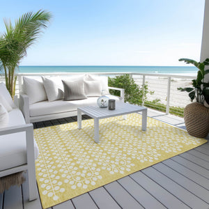 HomeRoots 5' Modern Gold and Ivory Geometric Area Rug – Stylish, Washable, Indoor/Outdoor, Stain-Resistant! 640302
