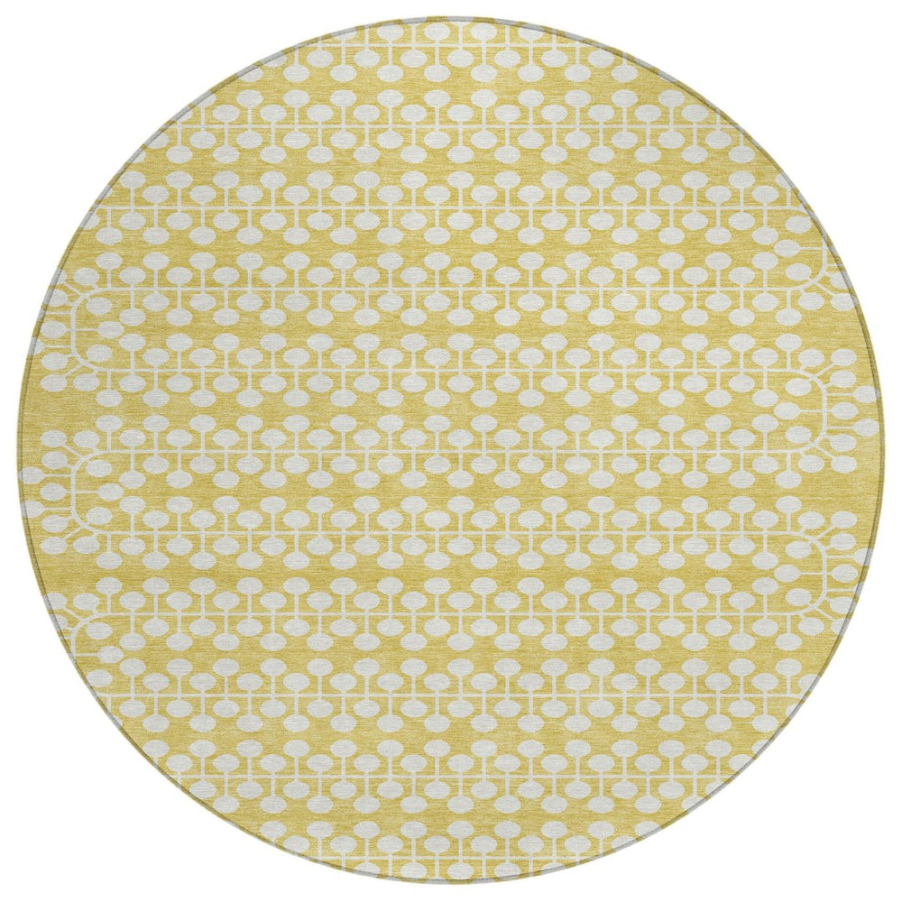 HomeRoots 8' Gold and Ivory Geometric Round Washable Area Rug - Stylish Indoor/Outdoor Décor for All Spaces 640303
