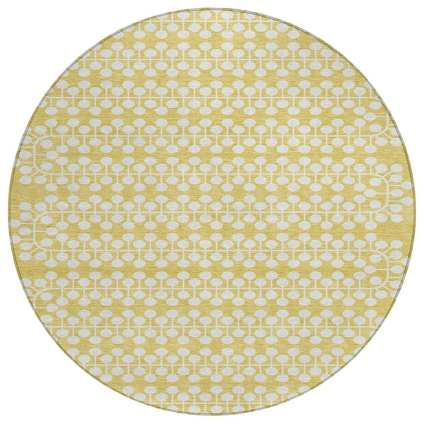 HomeRoots 8' Gold and Ivory Geometric Round Washable Area Rug - Stylish Indoor/Outdoor Décor for All Spaces 640303