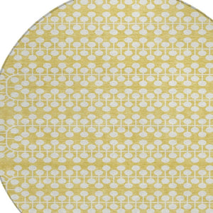 HomeRoots 8' Gold and Ivory Geometric Round Washable Area Rug - Stylish Indoor/Outdoor Décor for All Spaces 640303