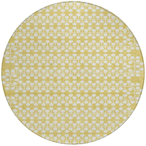 HomeRoots 8' Gold and Ivory Geometric Round Washable Area Rug - Stylish Indoor/Outdoor Décor for All Spaces 640303