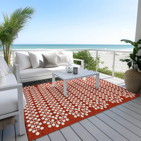 HomeRoots 5' Stylish Red and Ivory Geometric Washable Indoor-Outdoor Area Rug for Versatile Home Décor 640344