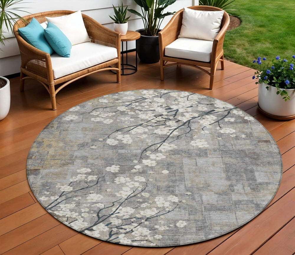 HomeRoots 8' Gray Ivory and Silver Round Floral Washable Area Rug - Stylish, Durable, Indoor/Outdoor Charm! 640381