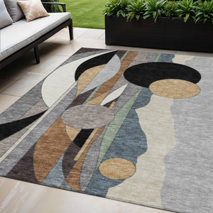 HomeRoots 5' Stylish Gray, Black & Gold Geometric Washable Area Rug for Indoor/Outdoor Living Spaces & Patios 640521