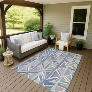 HomeRoots 5' Stylish Denim Blue & Ivory Geometric Washable Area Rug for Indoor/Outdoor High-Traffic Areas 640539