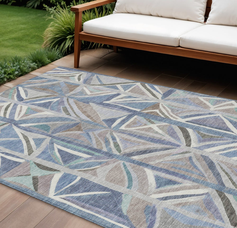 HomeRoots 10' Stylish Denim Blue & Ivory Geometric Washable Area Rug – Perfect for Indoor & Outdoor Spaces! 640543